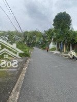 Cần Bán Lô Đất Biệt Thự Bà Bình Bến Trễ Giá Rẻ Chỉ 16 Triệu/M2 Liên Hệ: 0936325884