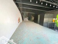 Bán Nhà Mặt Tiền Đường Bạch Đằng, Nha Trang.
 Diện Tích: 146M2 Ngang 7,2M. Hướng Đông Bắc. Giá Bán 27 Tỷ