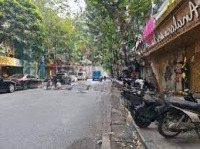 Cho Thuê Nhà Nguyễn Hữu Huân 25M2 X 4 Tầng 1 Tum, 3 Phòng Khép Kín 17 Triệu Ưu Tiên Làm Homestay