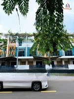 Cần Bán Gấp Cắt Lỗ Nhà 3 Tầng Sun Casa Central 2 Tỷ 9 Rẻ Nhất Khu, Ngay Kcn Vsip Ii