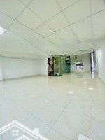 Văn Phòng / Mặt Bằng Cho Thuê, Mặt Tiền Đường Phạm Văn Đồng,Diện Tích150M2,Mặt Tiền10M , 25 Triệu/Tháng