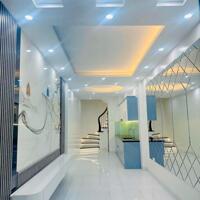 Bán Nhà 3 Phòng Ngủ, Ngõ Hoà Bình 4, Minh Khai, 30m2 Chỉ 5.7 Tỷ