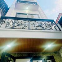 Bán Nhà 3 Phòng Ngủ, Ngõ Hoà Bình 4, Minh Khai, 30m2 Chỉ 5.7 Tỷ