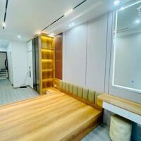 Bán Nhà 3 Phòng Ngủ, Ngõ Hoà Bình 4, Minh Khai, 30m2 Chỉ 5.7 Tỷ