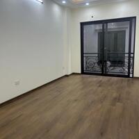 Nhà 6 Ngủ Phố Lĩnh Nam, Mặt Ngõ, Gần Phố, 50m2, Chỉ Nhỉnh 8 Tỷ