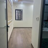 Nhà 6 Ngủ Phố Lĩnh Nam, Mặt Ngõ, Gần Phố, 50m2, Chỉ Nhỉnh 8 Tỷ