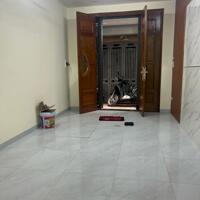 Nhà 6 Ngủ Phố Lĩnh Nam, Mặt Ngõ, Gần Phố, 50m2, Chỉ Nhỉnh 8 Tỷ