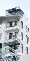 Bán Nhà Phố Hồng Tiến, Vị Trí Đắc Địa, Gara, Hồ Cá Koi, Đẹp Như Khách Sạn 5 Sao