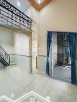 Bán Gấp Nhà Cách Chợ Thủ Đức Chỉ 300M, Khu Vực Trung Tâm, Chỉ 15M Ra Đường Xe Hơi 7 Chỗ