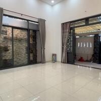 BÁN NHÀ ĐẸP MẶT TIỀN NGANG 7M, NGÃ 4 THỦ ĐỨC  – OTO VÀO NHÀ – DIỆN TÍCH KHỦNG 135M2 – GIÁ TỐT