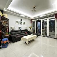 7.5 TỶ HƠN - NHÀ ĐẸP NGAY CAO ĐẲNG KINH TẾ, PHÚ NHUẬN - HẺM XE HƠI, SÁT MT - 50M2 2 LẦU MỚI