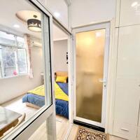 CHO THUÊ CĂN HỘ QUẬN 1 - FULL NỘI THẤT, TÁCH BẾP CỬA SỔ LỚN GẦN PHỐ NHẬT