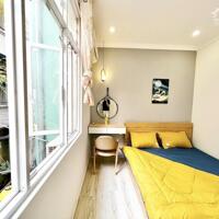 CHO THUÊ CĂN HỘ QUẬN 1 - FULL NỘI THẤT, TÁCH BẾP CỬA SỔ LỚN GẦN PHỐ NHẬT