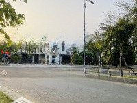 Cực Phẩm Nhà Phố Vườn 160M2 View Hồ Siêu Đẹp Giá Bán 28,5 Tỷ. Mặt Tiền Đường 25M Trục Chính Lakeview