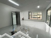 Cho Thuê Sàn Văn Phòng 100 M2 Tại Him Lam Vạn Phúc, Đã Ngăn 2 Phòng, Văn Phòng Mới Đẹp
