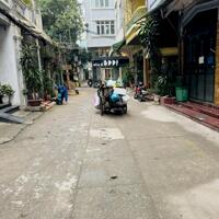 Nhà Ao Sen 2 mặt ngõ trước sau, ô tô đỗ cửa kinh doanh thuận lợi giá chào quanh 200tr/m2