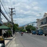 Đại hạ giá đất đẹp giá rẻ Trung Tâm Tp. Nha Trang -Bán Đất tặng nhà C4 đường Phước Long - P. Phước Long -DT: 144m2 ngang 6m -Hướng Tây Bắc -Hiện trạng đường 20m -Pháp lí sổ hồng Giá bán nay còn 8,5 tỷ Vui lòng liên hệ: ...