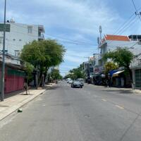 Đại hạ giá đất đẹp giá rẻ Trung Tâm Tp. Nha Trang -Bán Đất tặng nhà C4 đường Phước Long - P. Phước Long -DT: 144m2 ngang 6m -Hướng Tây Bắc -Hiện trạng đường 20m -Pháp lí sổ hồng Giá bán nay còn 8,5 tỷ Vui lòng liên hệ: ...