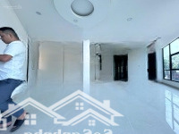 Tòa Nhàmặt Tiềnhát Giang, Phường 2. Dt: 8X20M. 1 Hầm 6 Tầng. Sàn Suốt. Pccc. Giá 80 Triệu/Tháng,