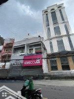 Mới ! Bán Gấp Nhà Mặt Tiền 415 Huỳnh Văn Bánh, Phú Nhuận -Dt: 4,7X17M - 3 Tầng, 35 Triệu/Th - Giá Bán 23,5 Tỷ