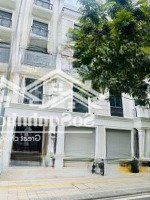 Cho Thuê Shophouse Thấp Tầng, 144M2 , Nhà Hoàn Thiện, Thang Máy Tại Vinhomes Grand Park.