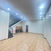 Bán nhà 2 tầng MT đường Hoàng Diệu - gần Chợ Mới, DT 74m2 giá 11ty8 LH 0942992361