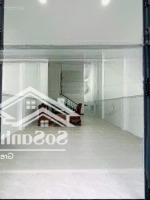Cho Thuê Nhà 2 Lầu Đẹp Có Nội Thất Kdc 586 Gần Chợ, 4 Phòng Ngủ, Cổng Rào Đậu Xe