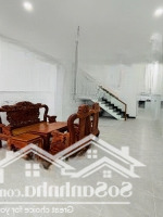 Cho Thuê Nhà 2 Lầu Đẹp Có Nội Thất Kdc 586 Gần Chợ, 4 Phòng Ngủ, Cổng Rào Đậu Xe