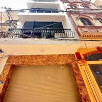 Bán Nhà Phân Lô Chùa Láng, 44m2,6T- Thang Máy- Gara Ô tô Giá 16.5 Tỷ