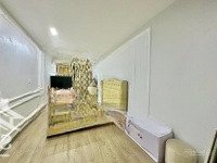 Mai Anh Tuấn Lô Góc View Hồ Hoàng Cầu Trước Nhà Vỉa Hè 3M, 7Tầng Thang Máy Ô Tô Đỗ Cửa 26,8 Tỷ