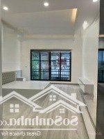 Nhà Xây Mới Thang Máy Cực Đẹp Phố Kim Mã, Ba Đình 40M2X5 Tầng, Ngay Sát Phố, Nhỉnh 9 Tỷ