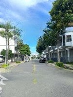 Bán Nhà Mặt Tiền Đường 11M Nguyễn Văn Tuôi, 4 Tầng, Diện Tích Sàn 210.8M2, Sổ Hồng Đầy Đủ