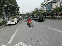 Chính Chủ Cần Bán Đất Tặng Nhà - Mặt Phố Ngô Gia Tự - Long Biên Vị Trí Đắc Địa Kinh Doanh Showroom