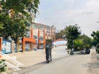 Bán Nhà Đối Diện Trường Thcs Phước Vĩnh An, Đang Kinh Doanh Văn Phòng Phẩm, Giá Bán 6.8 Tỷ Thương Lượng