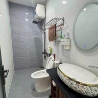 Cc cần bán nhà 2 tầng MT KD VIP đường Đặng Nhữ Lâm, Sơn Trà, giá chỉ nhỉnh 6 tỷ.