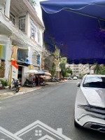 Biệt Thự Sân Vườn (8,2X15,5M) 2 Mặt Thoáng Đường Trần Bình Trọng - An Dương Vương Q5