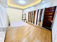Bán Nhà Ngọc Khánhdiện Tích34M2 5 Tầng Giá Bán 7,2 Tỷ - Ngõ Nông - Liên Hệ: 0985342385. E Trường