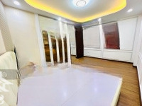 Bán Nhà Ngọc Khánhdiện Tích34M2 5 Tầng Giá Bán 7,2 Tỷ - Ngõ Nông - Liên Hệ: 0985342385. E Trường