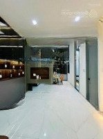 Bán Nhà Mới Gần Bên Vạn Hạnh Mall Giá Bán 3Tỷ890, Cho Thuê 22 Triệu Trên Đường Thành Thái - P.10 - Q.10