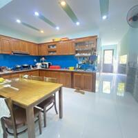 Bán nhà Võ Chí Công 52m2 nhà mới thang máy khu dân trí cao 2.05 tỷ