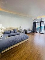 Bán Nhà Phân Lô Hoàng Quốc Việt,Ô Tô Tránh,Gara Thang Máy,Gần Phố,Tặng Nội Thất, Diện Tích: 60M2,5T, Giá Bán 19 Tỷ