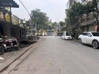 Nhà Phố Khu Đấu Giá Giang Biên Vỉa Hè Rộng Đường Ô Tô Tránh Chỉ 18.2 Tỷ
