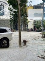 Nhà Đẹp Phân Lô - Ô Chờ Thang Máy