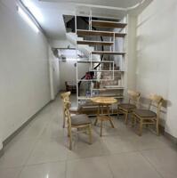 BÁN NHÀ DỊCH VỌNG HẬU, CẦU GIẤY – VUÔNG VẮN, NGÕ BA GÁC THÔNG NÔNG - 40m2, 9.2 TỶ