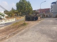 Rẻ Bất Ngờ - Nhà 3 Tầng - Ô Chờ Thang Máy Gara - Kinh Doanh Đỉnh - Giáp Trường Học - View Hồ
