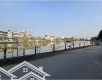 Nhà Em Cần Tiền Muốn Bán Gấp Lô Đất Có Sẵn Nhà Xưởng Đường Ô Tô Tải Thông Mặt Hồ Kinh Doanh Khu Vực