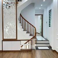 Nhà đẹp ngõ thông, sát khu Hinode, diện tích 36.3m2, lô góc siêu thoáng, ô tô đỗ cửa.