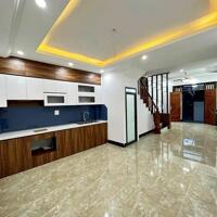 Nhà đẹp ngõ thông, sát khu Hinode, diện tích 36.3m2, lô góc siêu thoáng, ô tô đỗ cửa.