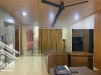 Hàng Hiếm ! Cho Thuê Văn Phòng Tầng Trệt + Lửng Đầy Đủ Nội Thất Phố Đi Bộ Royal Vạn Phúc City