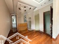 Cho Thuê Biệt Thự Tại Phố! An Dương Tây Hồ Có Diện Tích 180M2 - 8 Phòng Ngủ Khép Kín